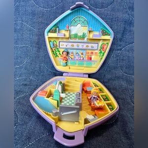 Polly Pocket Fast Food Restaurant - 100% Complete with Tray - 1992 Bluebird Toys